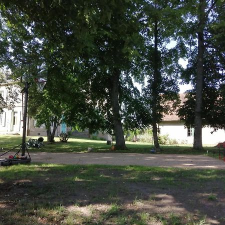 La Tour Du Roy Villa Villeneuve-sur-Allier Exterior foto